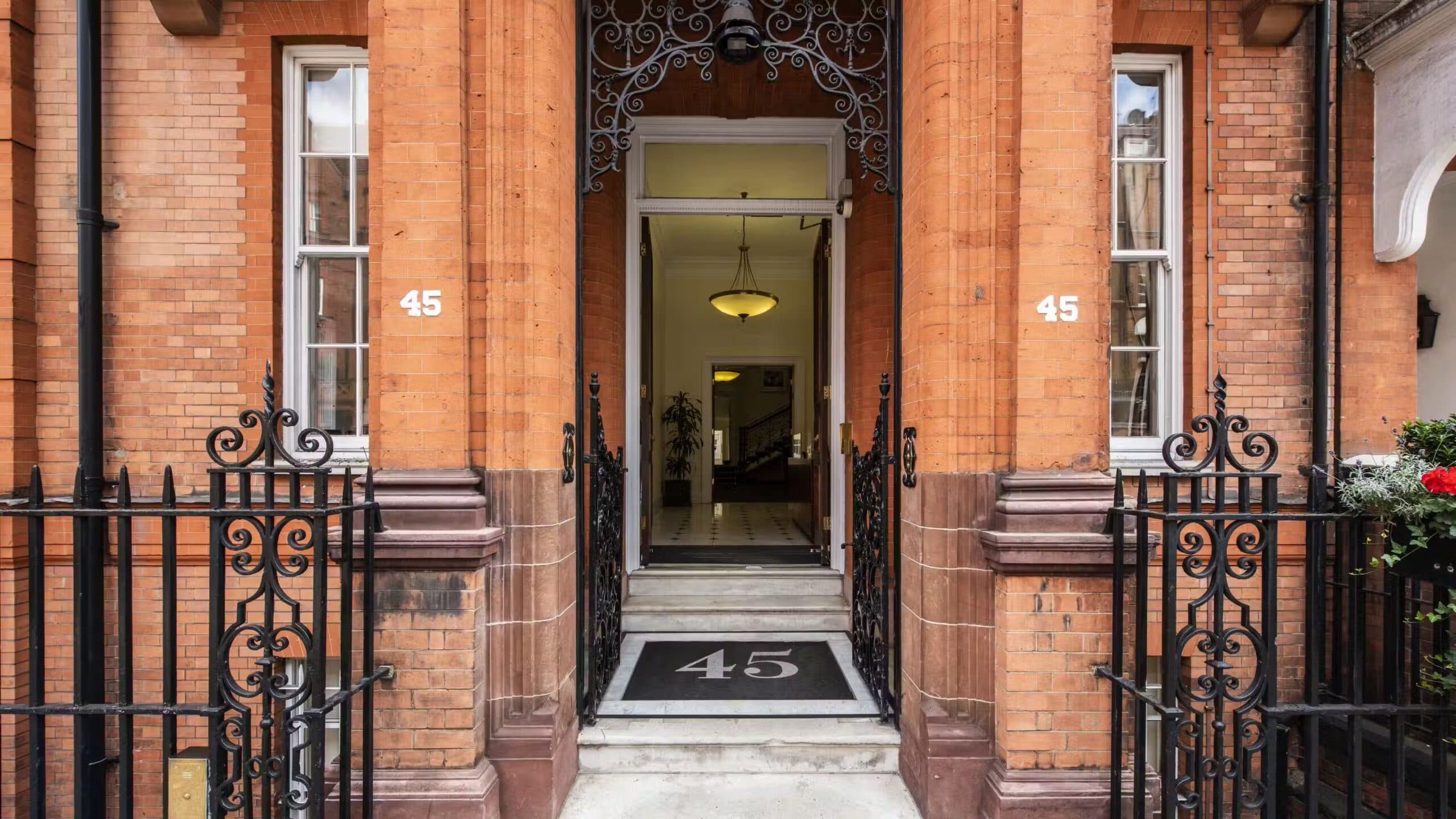 Pont Street, Chelsea