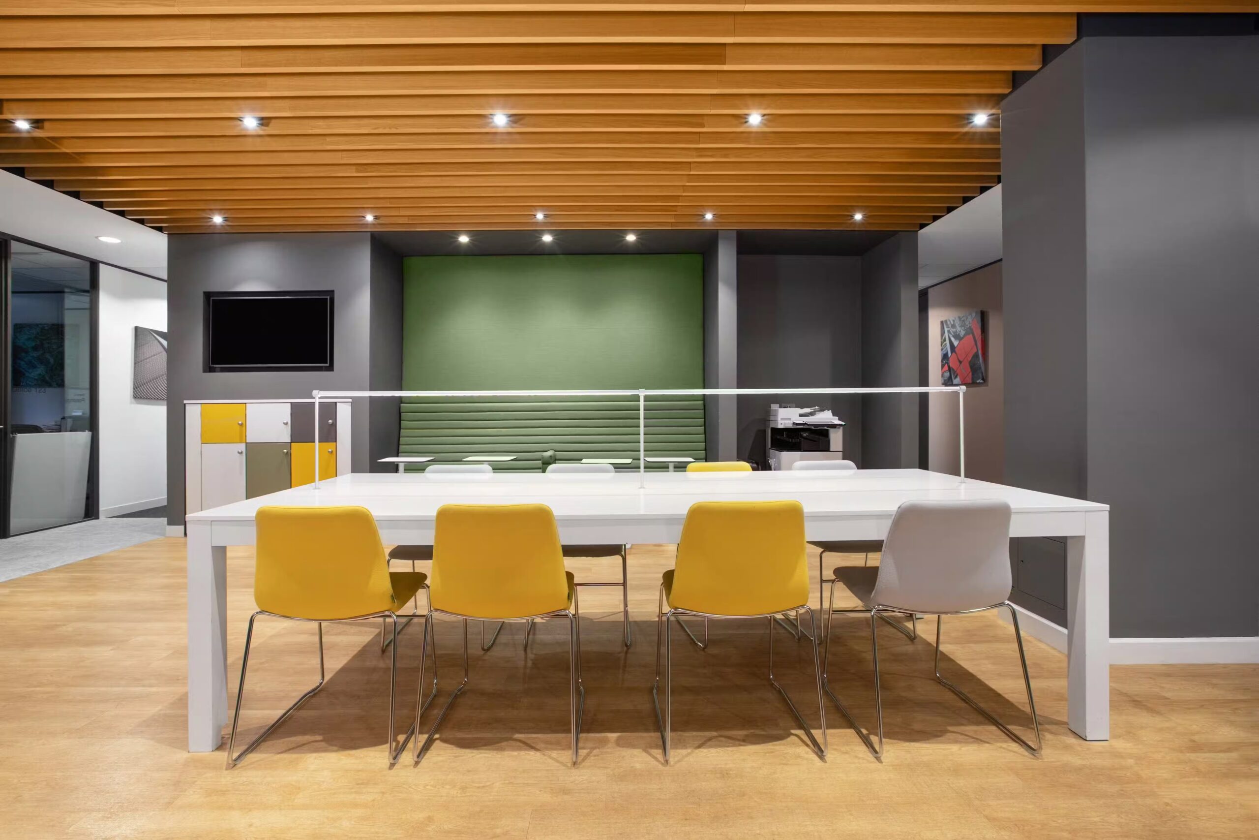 Meetin-space-Regus-239-Kensington-High-Street-scaled-1.jpg