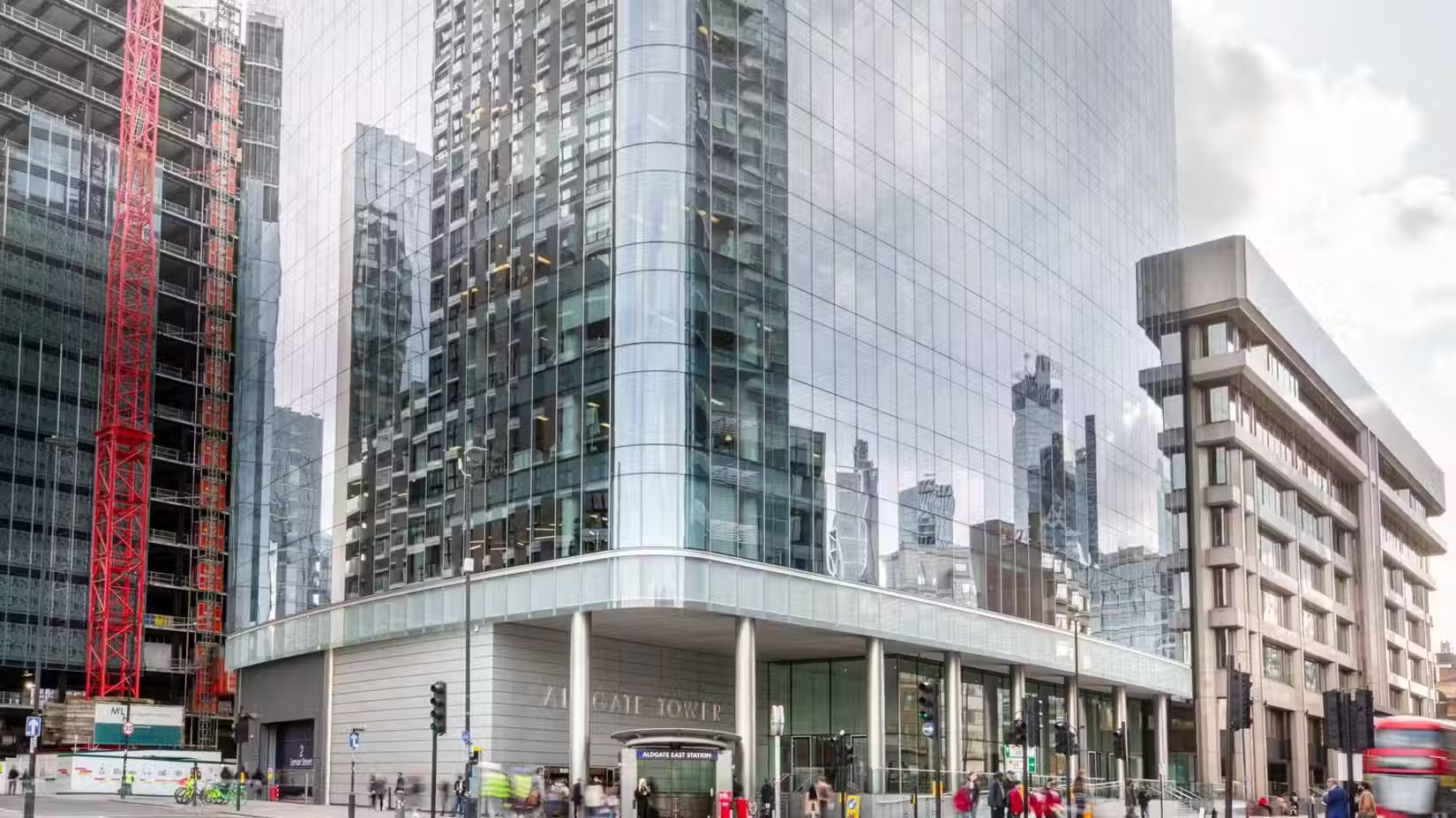 Web_72DPI-20000101_WeWork_Aldgate_Tower_London_015_1606163088091.jpg