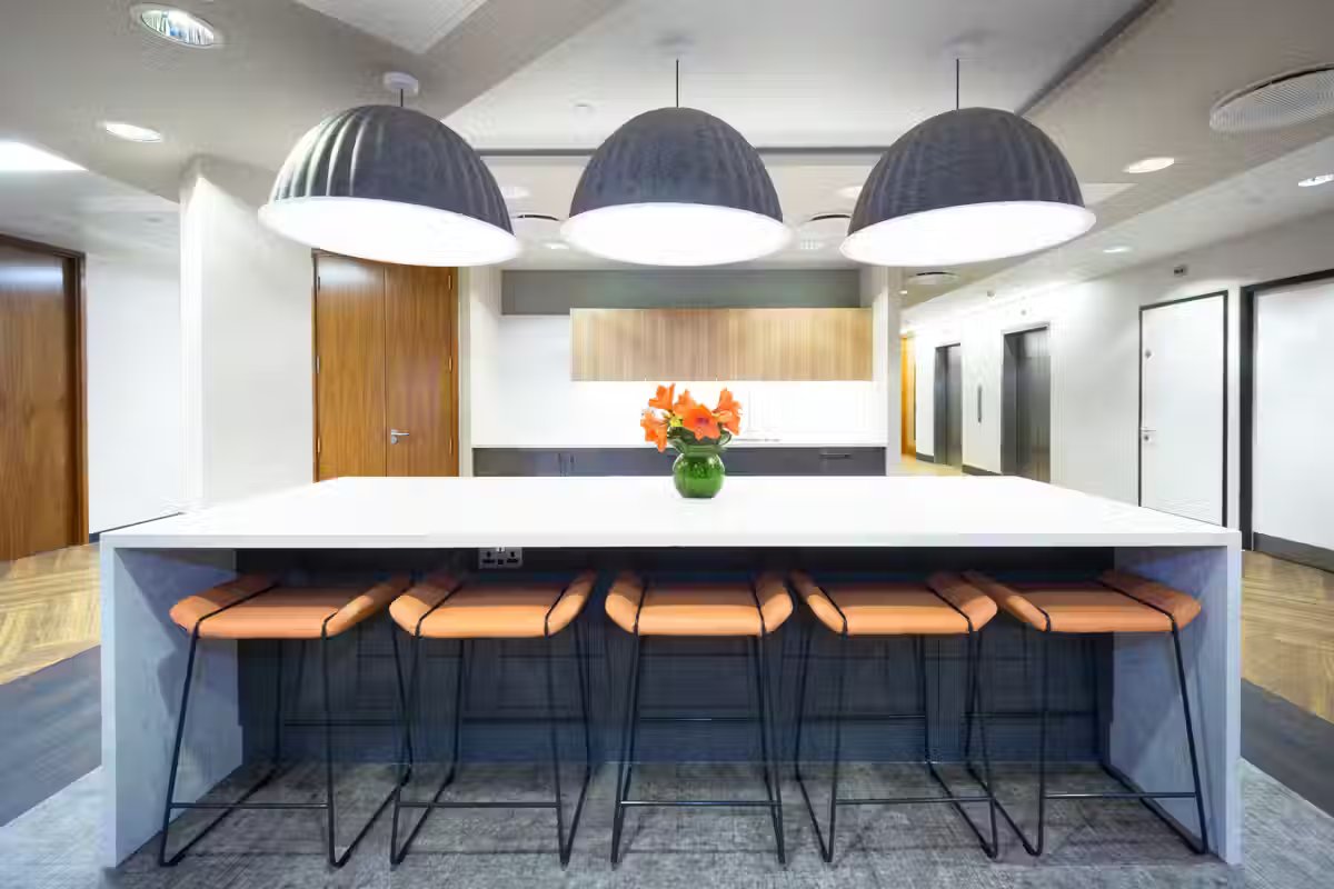 Workspace-serviced-office-City_1617138013880.jpg